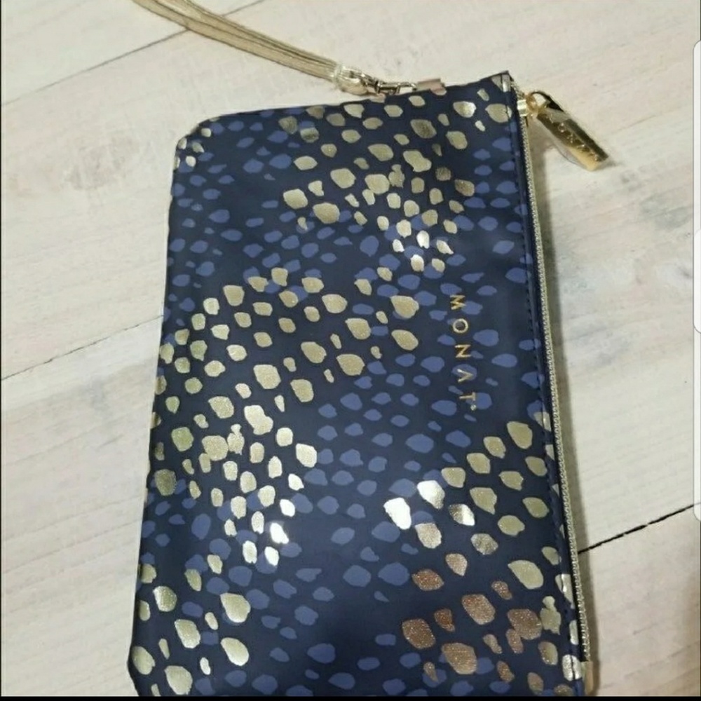 New Monat Charging Wallet